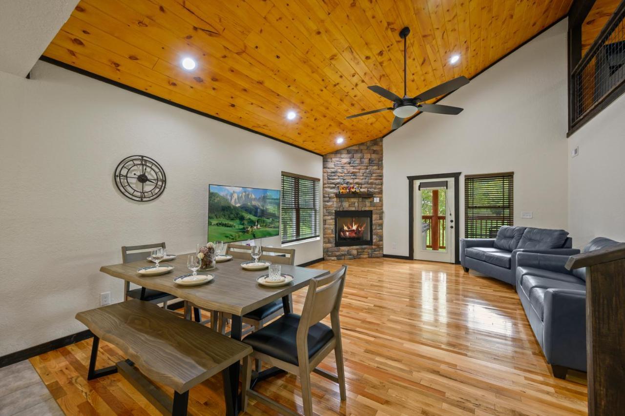 Smoky Mountain Chalet พิเจนฟอร์จ ภายนอก รูปภาพ