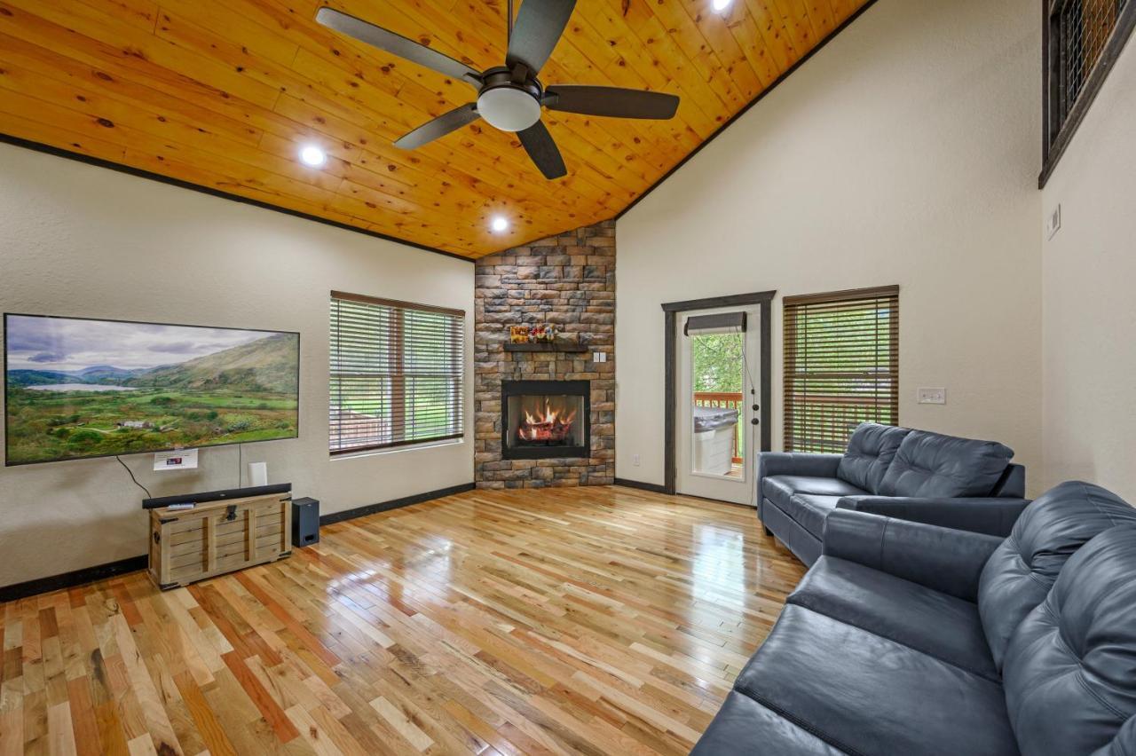 Smoky Mountain Chalet พิเจนฟอร์จ ภายนอก รูปภาพ