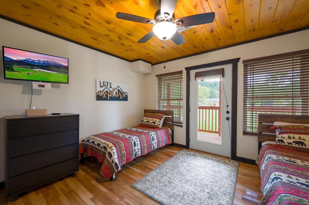 Smoky Mountain Chalet พิเจนฟอร์จ ภายนอก รูปภาพ