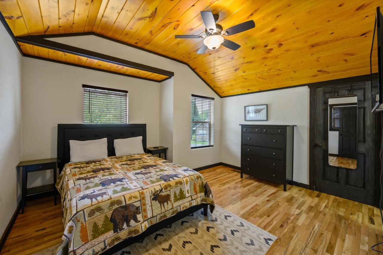 Smoky Mountain Chalet พิเจนฟอร์จ ภายนอก รูปภาพ